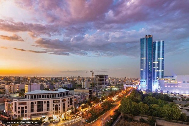 نمای کلی مرکز خرید آرمیتاژ مشهد